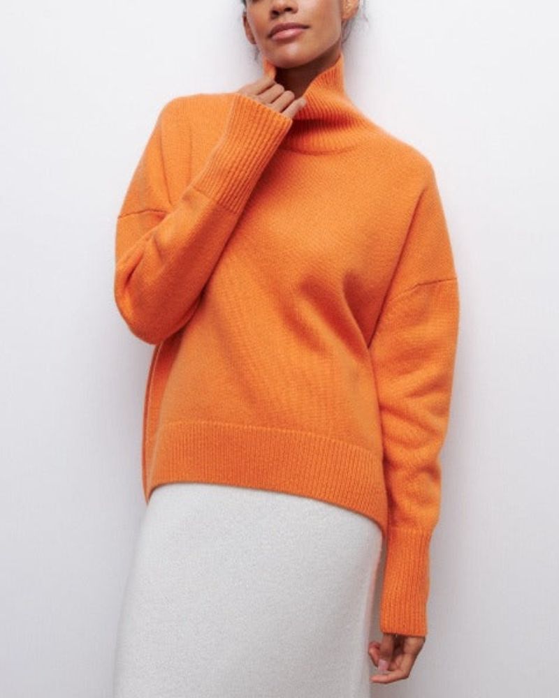 EVY - TURTLE NECK SWEATER
